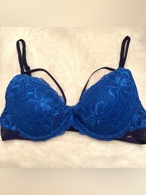 Victoria’s Secret PINK Blue Lace Strappy Lightly Lined Demi Bra